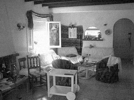 La mme terrasse couverte vitre, en bonne partie nettoye