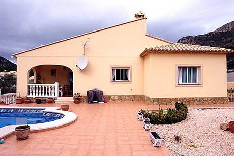 Une villa sous la pluie