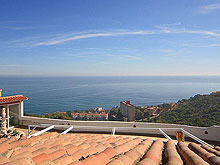 Vue sur mer panoramique depuis une maison  Las Rotas prs de Denia sur la Costa Blanca en Espagne, au dbut de l'automne